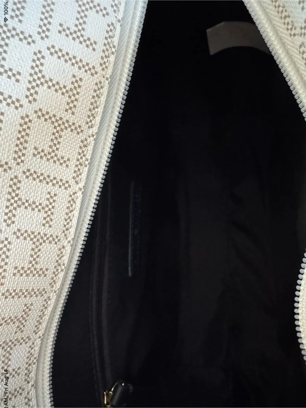 Tommy Hilfiger stylish beige